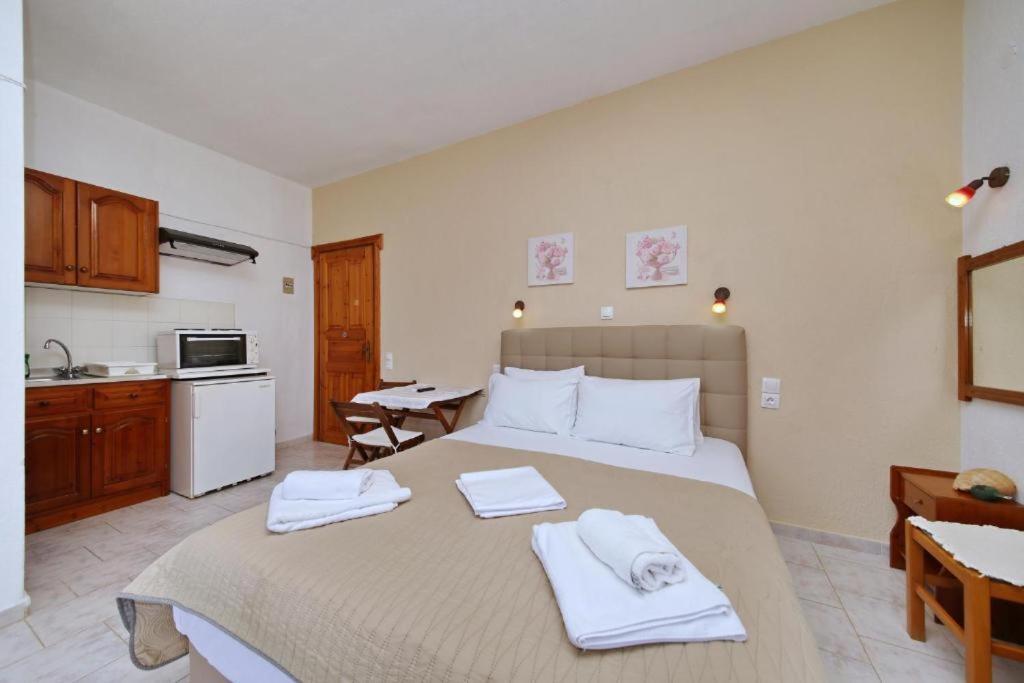 Elsa Stafilos * Skopelos Town
