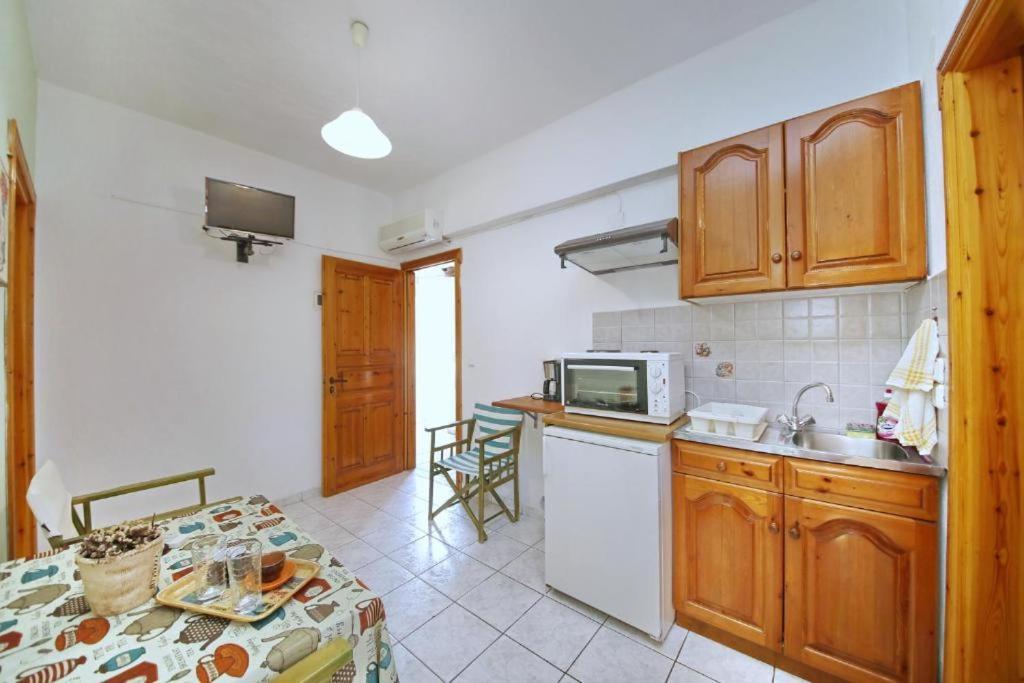 Elsa Stafilos Apartment *