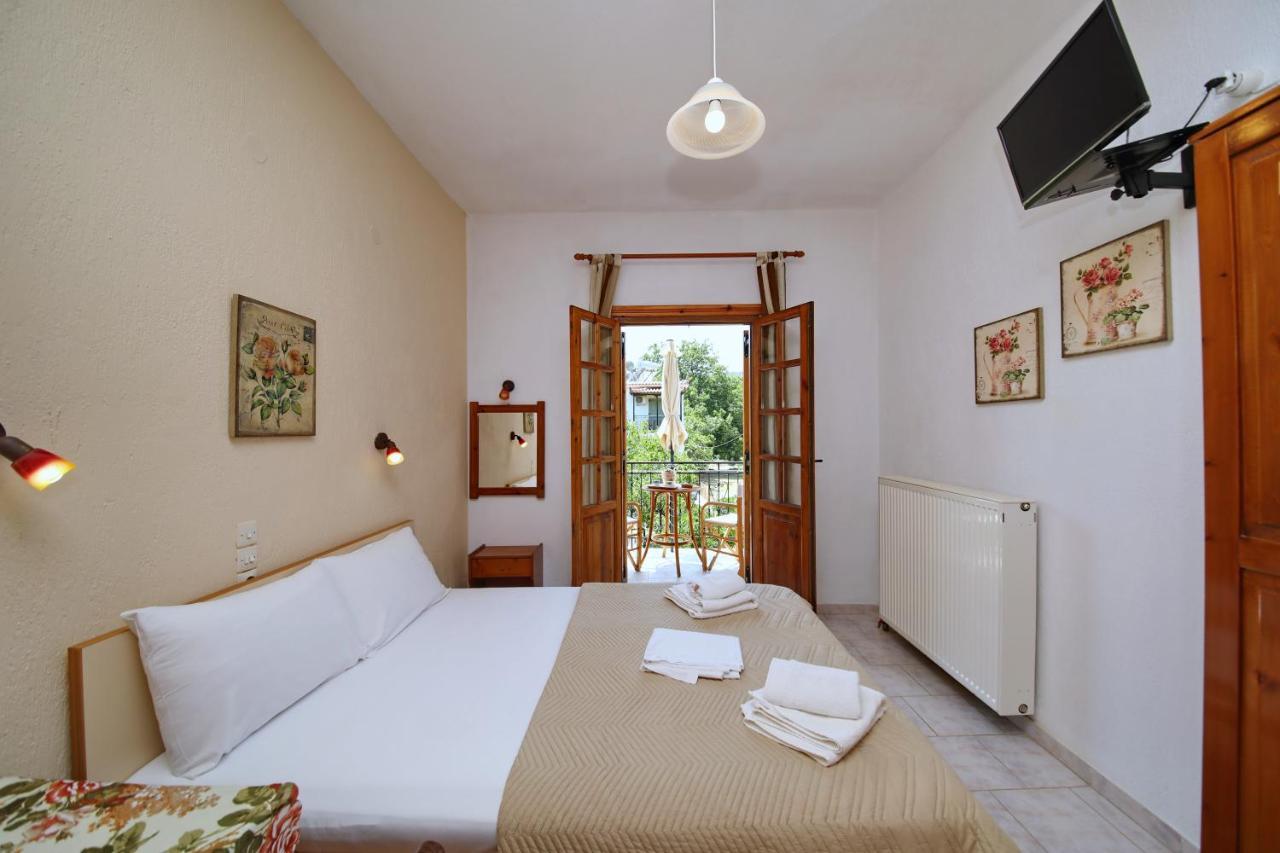 Elsa Stafilos Apartment Skopelos Town